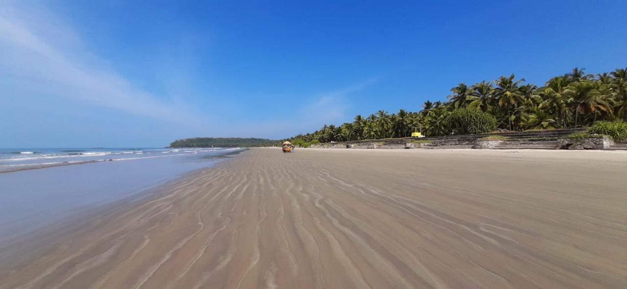 Corniche Beach Resort Mulappilangād Eksteriør billede