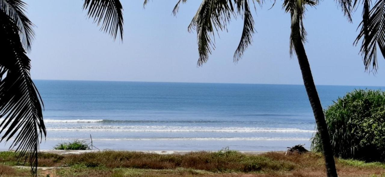 Corniche Beach Resort Mulappilangād Eksteriør billede