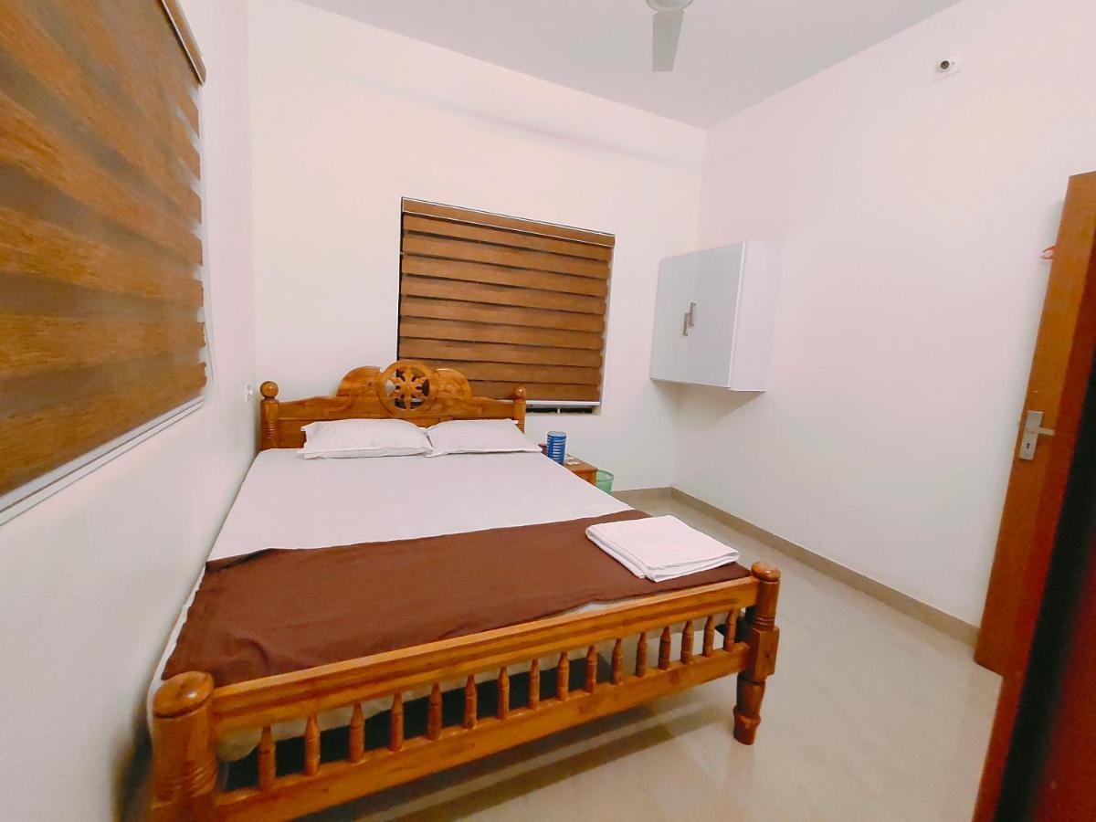 Corniche Beach Resort Mulappilangād Eksteriør billede