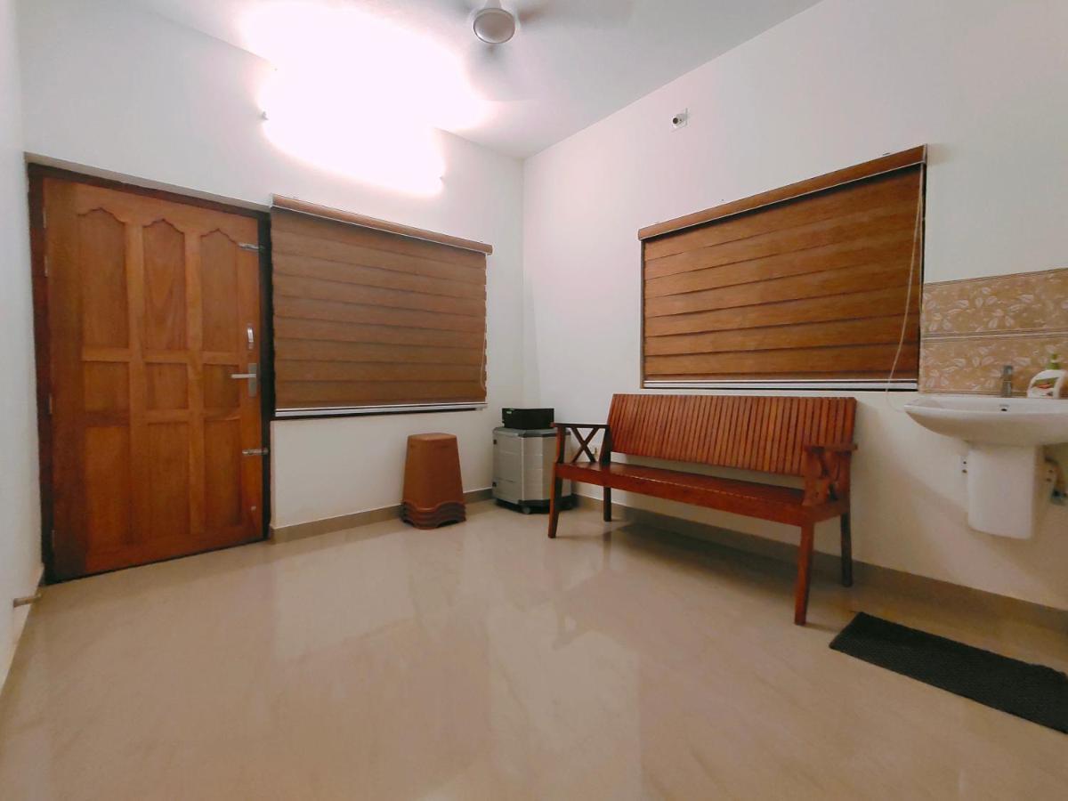 Corniche Beach Resort Mulappilangād Eksteriør billede
